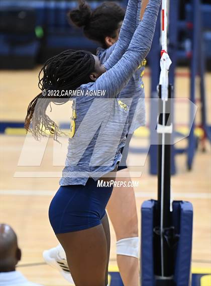 Thumbnail 3 in Cypress Ranch vs Langham Creek photogallery.