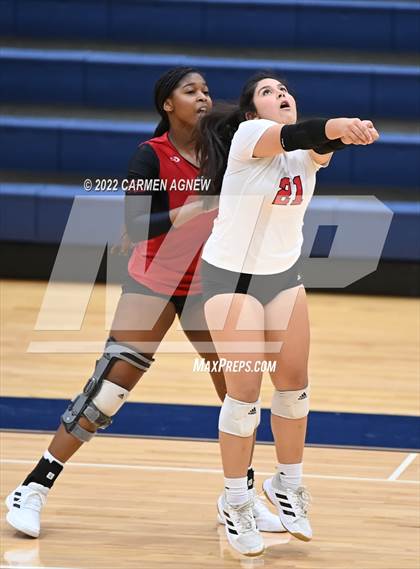Thumbnail 1 in Cypress Ranch vs Langham Creek photogallery.
