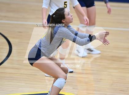 Thumbnail 2 in Cypress Ranch vs Langham Creek photogallery.