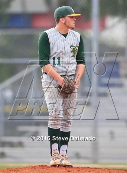 Thumbnail 2 in Grace King vs St Martins Episcopal photogallery.
