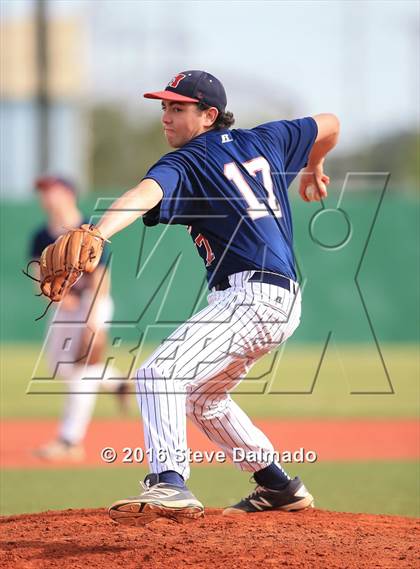 Thumbnail 2 in Grace King vs St Martins Episcopal photogallery.