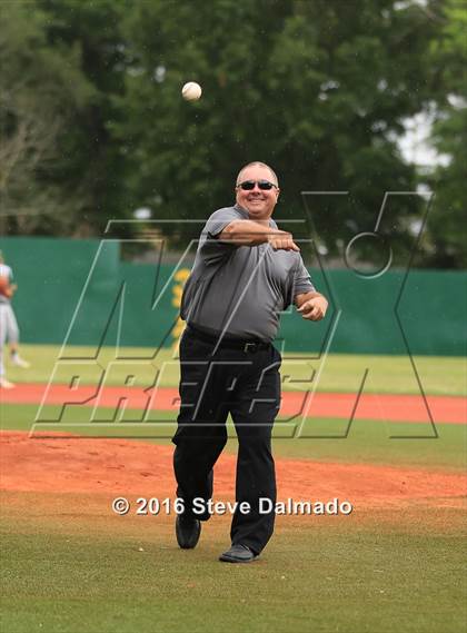 Thumbnail 3 in Grace King vs St Martins Episcopal photogallery.