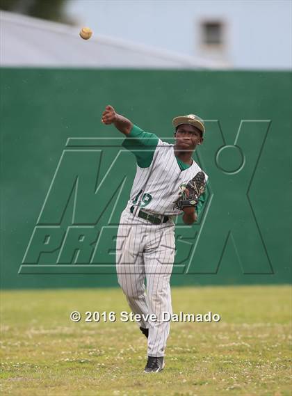 Thumbnail 2 in Grace King vs St Martins Episcopal photogallery.