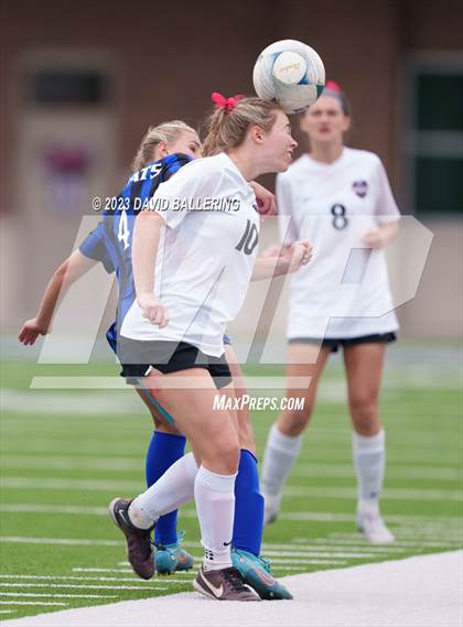 Thumbnail 2 in Byron Nelson vs. Marcus (UIL 6A Regional Semifinal) photogallery.