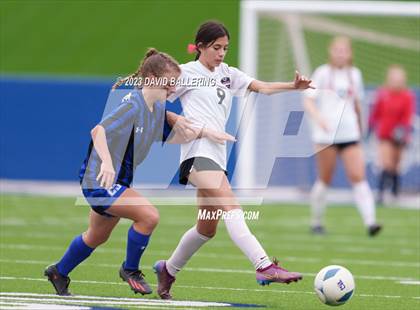 Thumbnail 3 in Byron Nelson vs. Marcus (UIL 6A Regional Semifinal) photogallery.