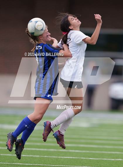Thumbnail 2 in Byron Nelson vs. Marcus (UIL 6A Regional Semifinal) photogallery.