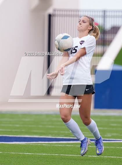 Thumbnail 2 in Byron Nelson vs. Marcus (UIL 6A Regional Semifinal) photogallery.