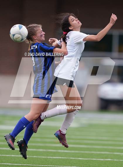 Thumbnail 3 in Byron Nelson vs. Marcus (UIL 6A Regional Semifinal) photogallery.