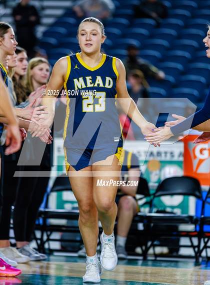 Thumbnail 2 in Mead vs. Davis (WIAA 4A Round of 12) photogallery.