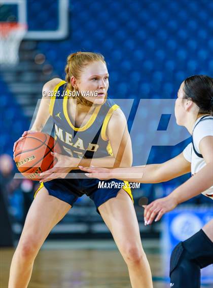 Thumbnail 2 in Mead vs. Davis (WIAA 4A Round of 12) photogallery.