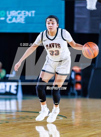 Thumbnail 2 in Mead vs. Davis (WIAA 4A Round of 12) photogallery.