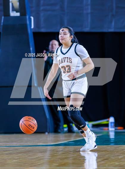 Thumbnail 2 in Mead vs. Davis (WIAA 4A Round of 12) photogallery.