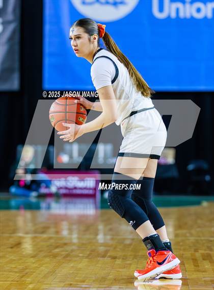 Thumbnail 1 in Mead vs. Davis (WIAA 4A Round of 12) photogallery.