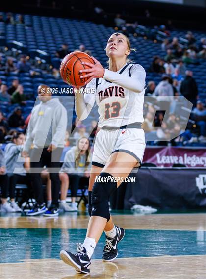 Thumbnail 2 in Mead vs. Davis (WIAA 4A Round of 12) photogallery.