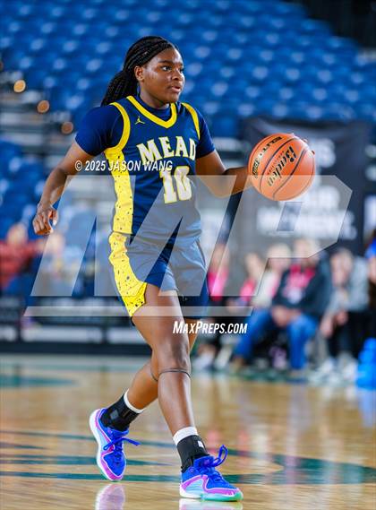 Thumbnail 2 in Mead vs. Davis (WIAA 4A Round of 12) photogallery.
