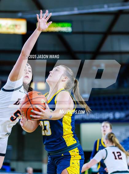 Thumbnail 1 in Mead vs. Davis (WIAA 4A Round of 12) photogallery.