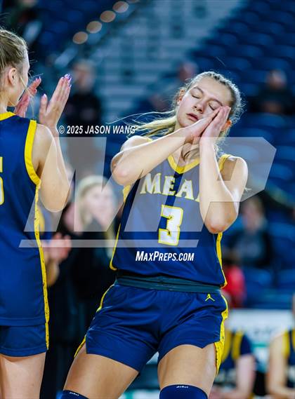 Thumbnail 1 in Mead vs. Davis (WIAA 4A Round of 12) photogallery.