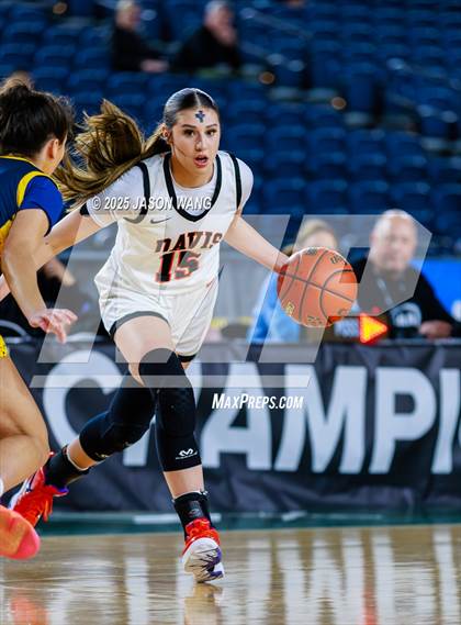 Thumbnail 1 in Mead vs. Davis (WIAA 4A Round of 12) photogallery.