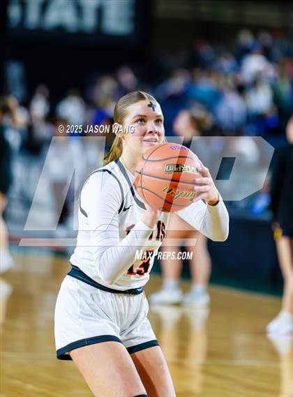 Thumbnail 3 in Mead vs. Davis (WIAA 4A Round of 12) photogallery.