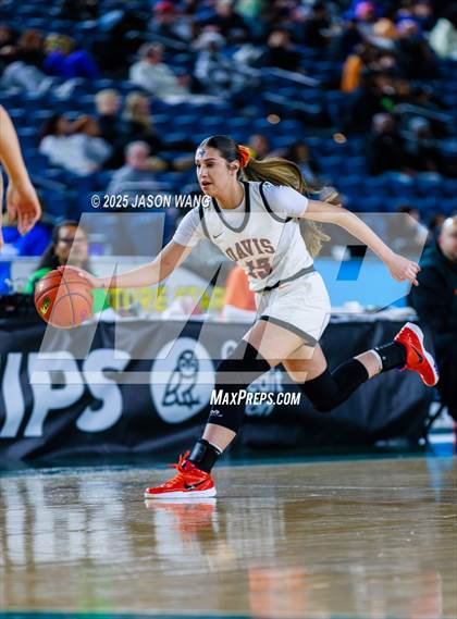 Thumbnail 3 in Mead vs. Davis (WIAA 4A Round of 12) photogallery.