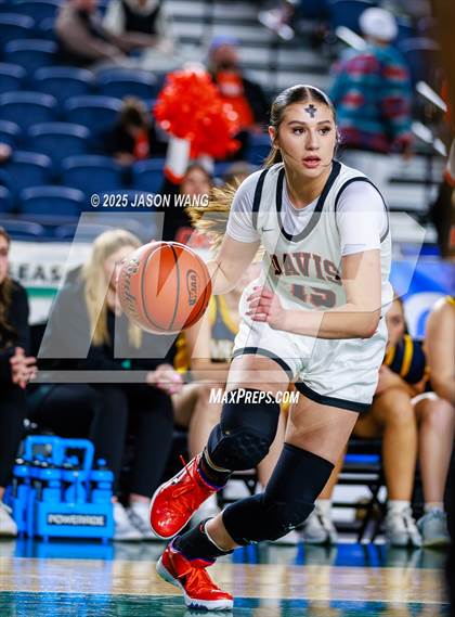 Thumbnail 1 in Mead vs. Davis (WIAA 4A Round of 12) photogallery.