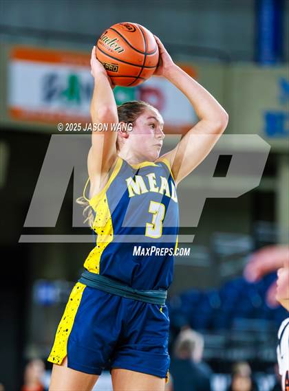 Thumbnail 2 in Mead vs. Davis (WIAA 4A Round of 12) photogallery.