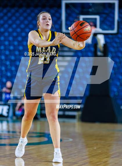 Thumbnail 2 in Mead vs. Davis (WIAA 4A Round of 12) photogallery.