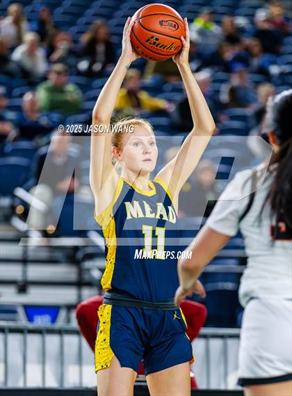 Thumbnail 1 in Mead vs. Davis (WIAA 4A Round of 12) photogallery.
