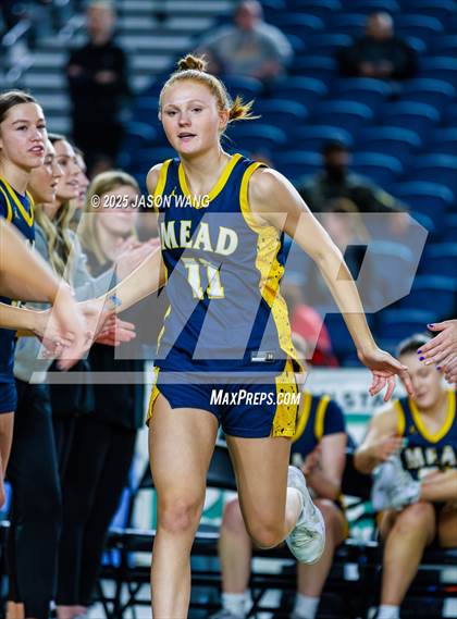 Thumbnail 2 in Mead vs. Davis (WIAA 4A Round of 12) photogallery.
