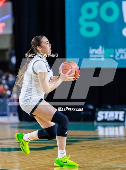 Thumbnail 3 in Mead vs. Davis (WIAA 4A Round of 12) photogallery.