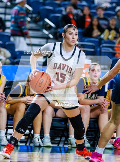 Thumbnail 1 in Mead vs. Davis (WIAA 4A Round of 12) photogallery.
