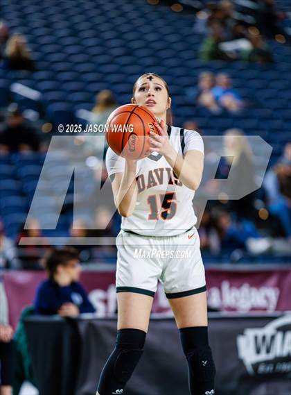 Thumbnail 2 in Mead vs. Davis (WIAA 4A Round of 12) photogallery.