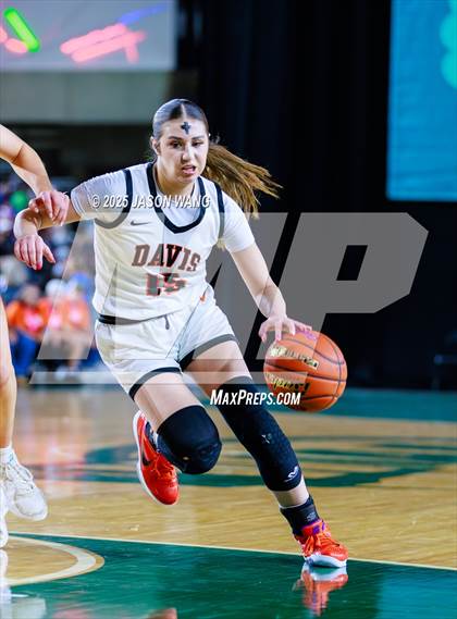 Thumbnail 1 in Mead vs. Davis (WIAA 4A Round of 12) photogallery.