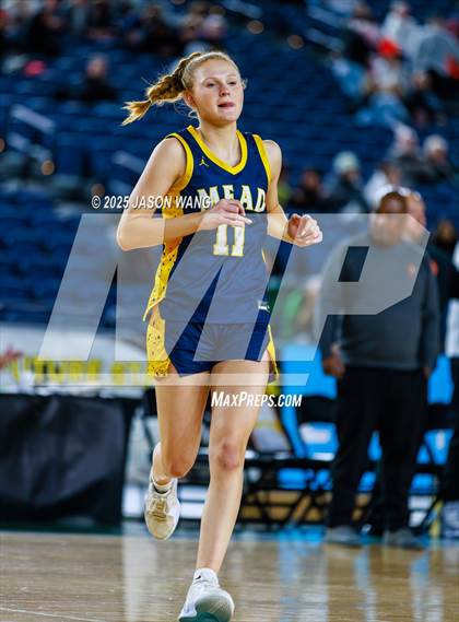 Thumbnail 1 in Mead vs. Davis (WIAA 4A Round of 12) photogallery.