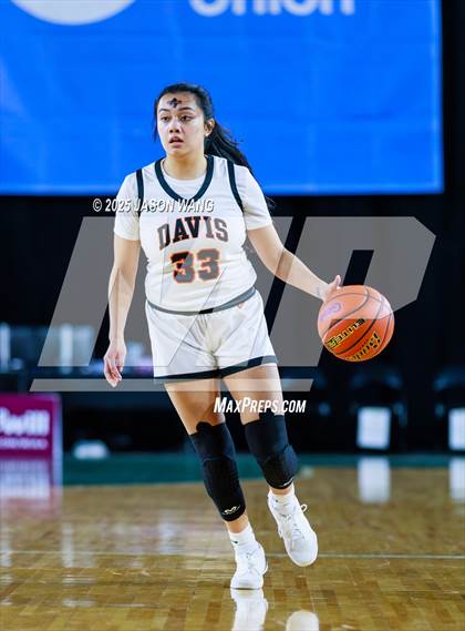 Thumbnail 3 in Mead vs. Davis (WIAA 4A Round of 12) photogallery.