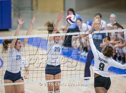 Thumbnail 2 in Har-Ber vs Central (AAA 7A 1st Round Playoff)  photogallery.