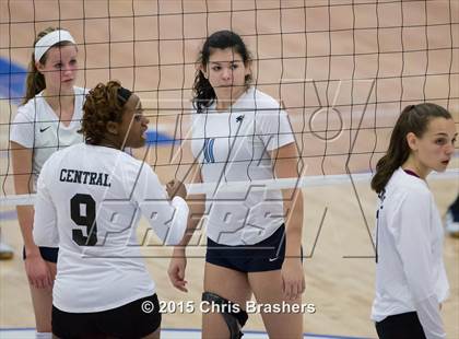 Thumbnail 2 in Har-Ber vs Central (AAA 7A 1st Round Playoff)  photogallery.