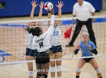 Thumbnail 1 in Har-Ber vs Central (AAA 7A 1st Round Playoff)  photogallery.