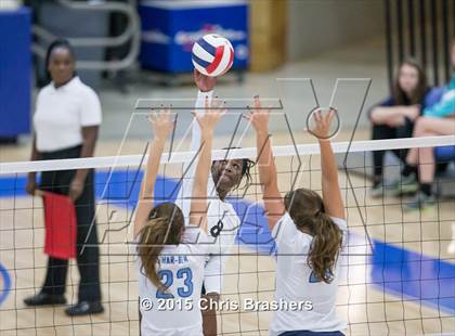 Thumbnail 2 in Har-Ber vs Central (AAA 7A 1st Round Playoff)  photogallery.