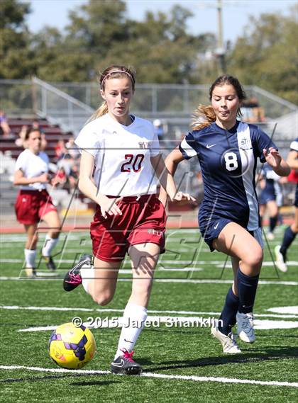 Thumbnail 3 in White vs. St. Thomas More photogallery.