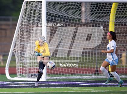 Thumbnail 3 in Charles J. Colgan vs Battlefield (VHSL Class 6 Quarterfinal) photogallery.