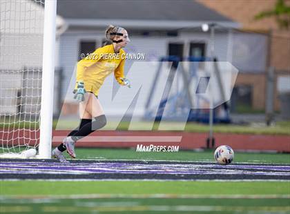 Thumbnail 3 in Charles J. Colgan vs Battlefield (VHSL Class 6 Quarterfinal) photogallery.
