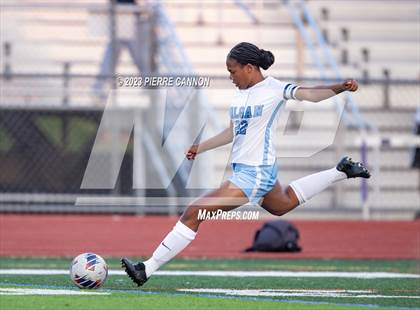Thumbnail 1 in Charles J. Colgan vs Battlefield (VHSL Class 6 Quarterfinal) photogallery.
