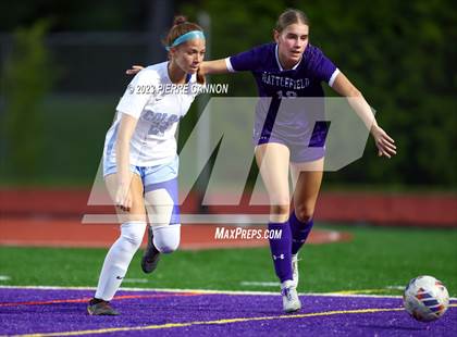Thumbnail 2 in Charles J. Colgan vs Battlefield (VHSL Class 6 Quarterfinal) photogallery.