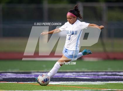 Thumbnail 3 in Charles J. Colgan vs Battlefield (VHSL Class 6 Quarterfinal) photogallery.
