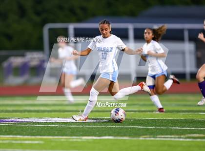 Thumbnail 2 in Charles J. Colgan vs Battlefield (VHSL Class 6 Quarterfinal) photogallery.