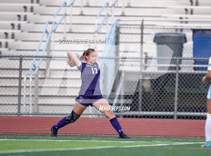 Thumbnail 2 in Charles J. Colgan vs Battlefield (VHSL Class 6 Quarterfinal) photogallery.