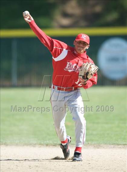 Thumbnail 1 in El Camino @ Carlmont photogallery.