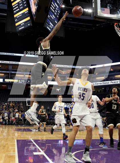 Thumbnail 2 in Mt. Shasta vs Foothill (CIF State D5 Final) photogallery.