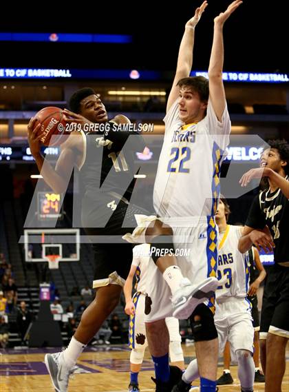 Thumbnail 1 in Mt. Shasta vs Foothill (CIF State D5 Final) photogallery.